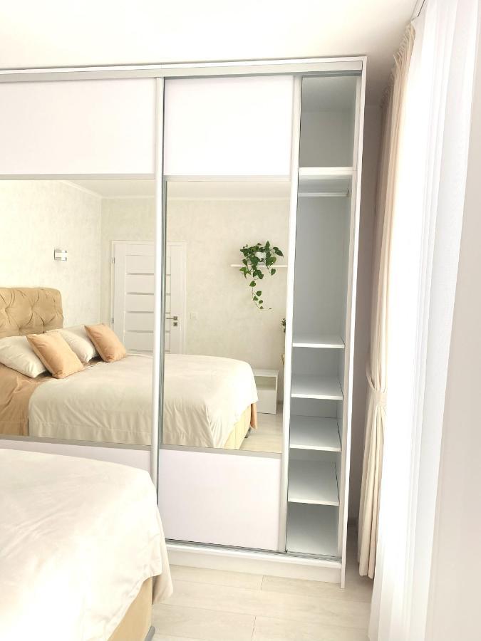 Die Eleganz - Apartment Near The City Center With Free Parking Bratislava Esterno foto