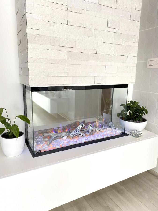 Die Eleganz - Apartment Near The City Center With Free Parking Bratislava Esterno foto