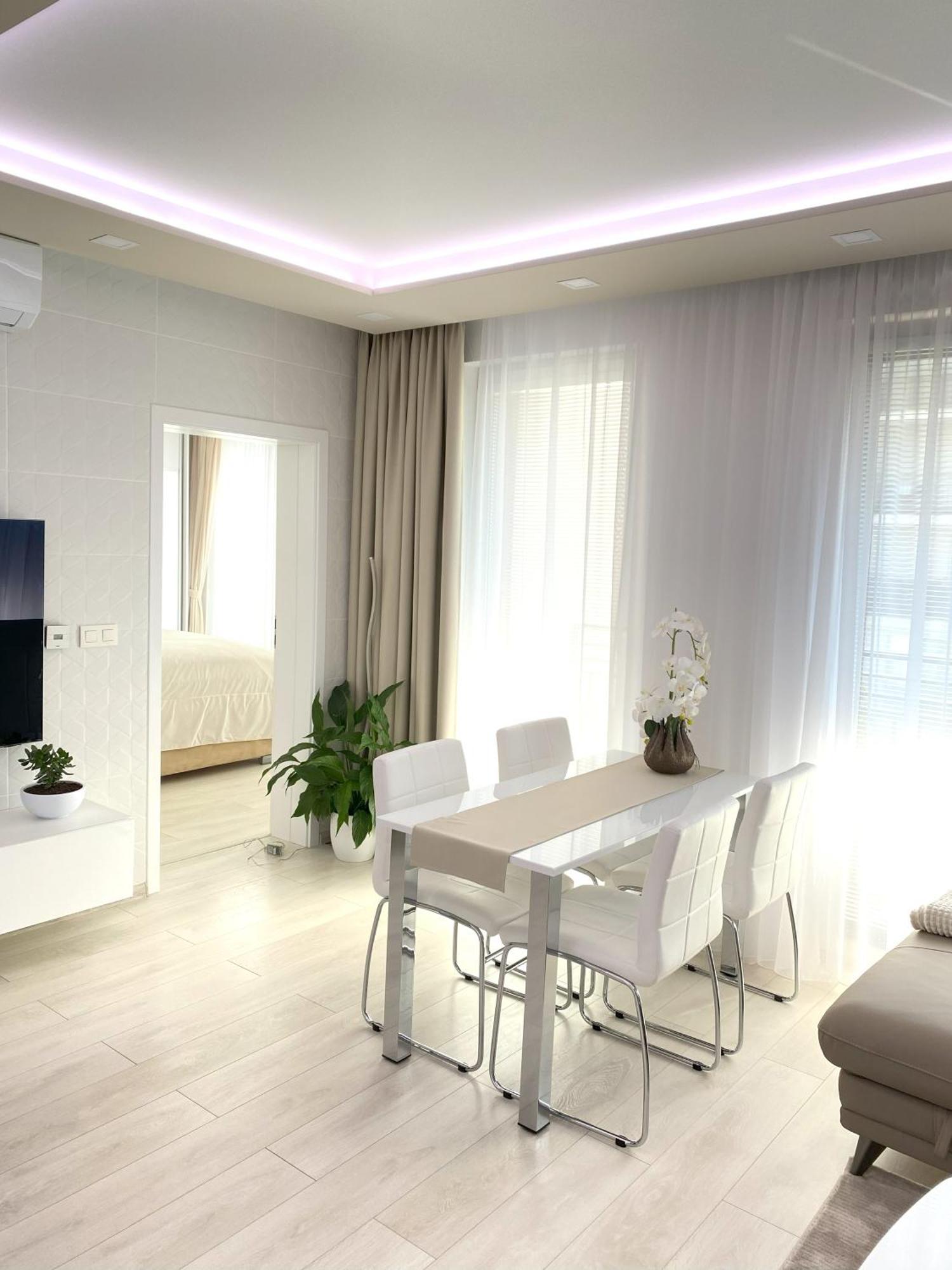 Die Eleganz - Apartment Near The City Center With Free Parking Bratislava Esterno foto